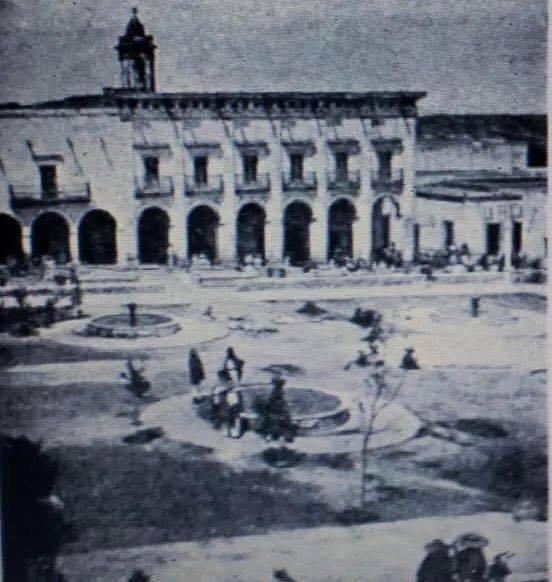 zzzzzGHmE-EiWQAM8w1I